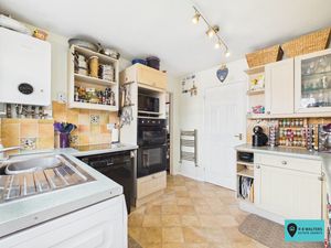 Kitchen- click for photo gallery